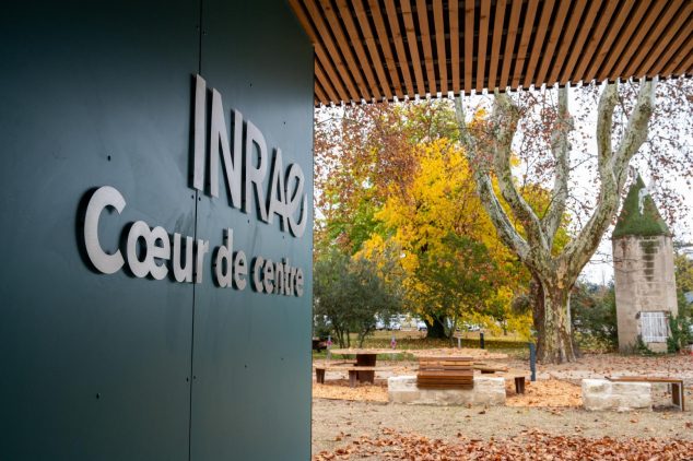 Coeur de Centre INRAE à Avignon - parc et parvis
