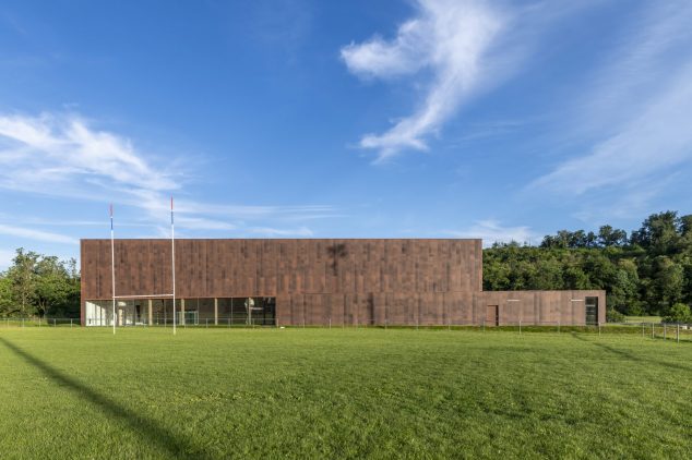 Salle Omnisports à ST JEAN DE BOURNAY (38) - Façade Nord